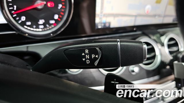 Mercedes-Benz E-Class 2017 — photo 12