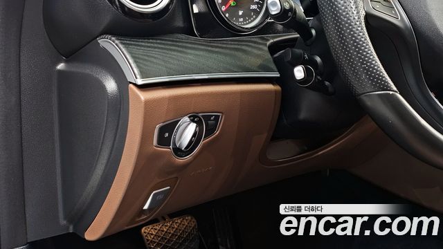 Mercedes-Benz E-Class 2017 — photo 23