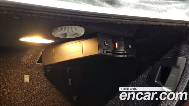 Mercedes-Benz E-Class 2017 — photo 29