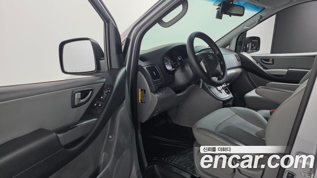 Hyundai Starex 2020 — photo 11