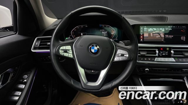 BMW 3-Series 2022 — photo 13