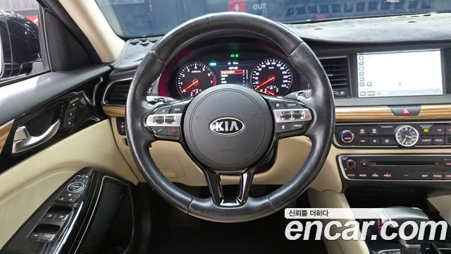 Kia K7 2017 — photo 19
