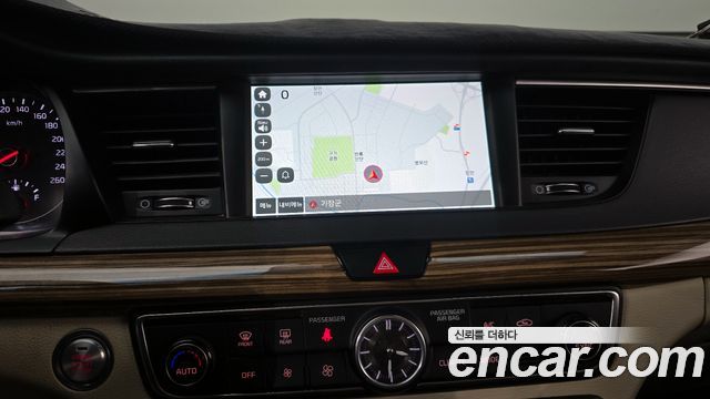 Kia K7 2017 — photo 21