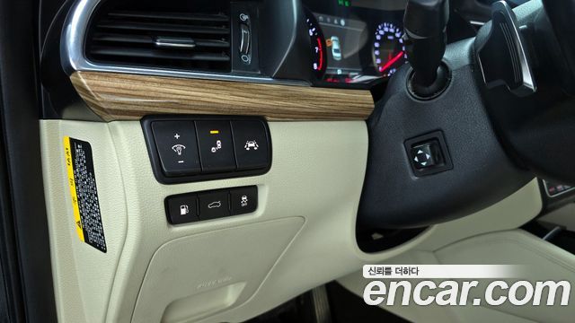 Kia K7 2017 — photo 23