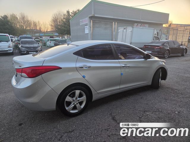 Hyundai AVANTE 2013 — photo 7