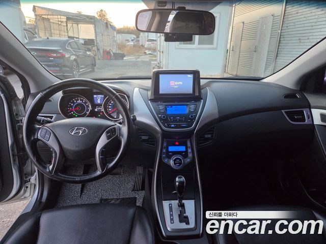 Hyundai AVANTE 2013 — photo 10