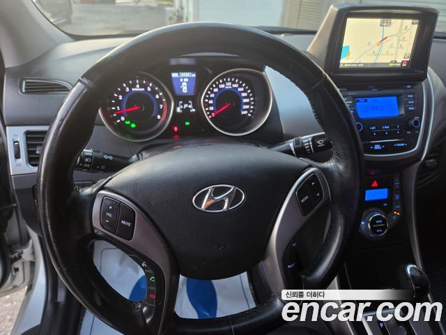 Hyundai AVANTE 2013 — photo 17