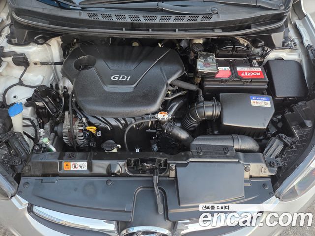 Hyundai AVANTE 2013 — photo 19