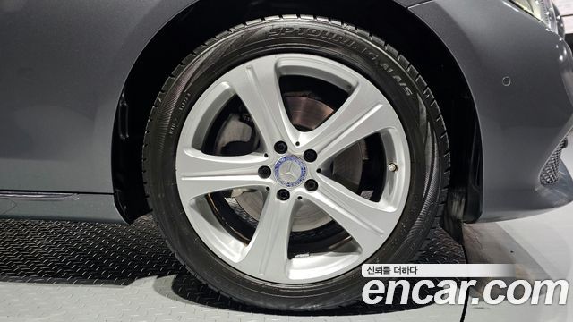 Mercedes-Benz E-Class 2017 — photo 5