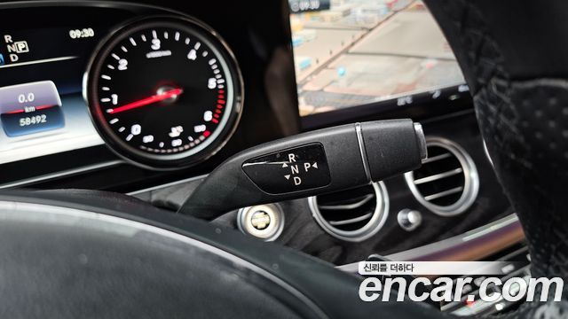 Mercedes-Benz E-Class 2017 — photo 9