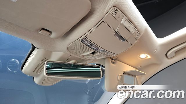 Mercedes-Benz E-Class 2017 — photo 15
