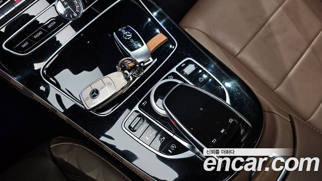 Mercedes-Benz E-Class 2017 — photo 17