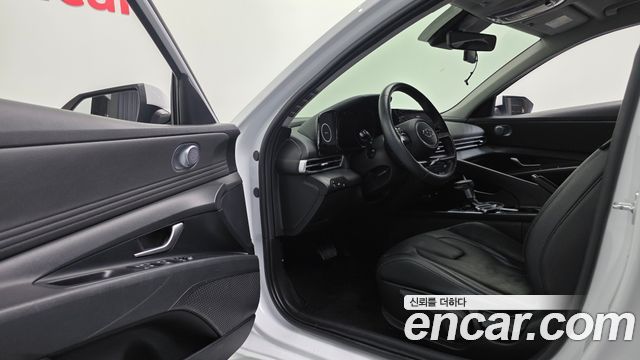 Hyundai AVANTE 2021 — photo 11