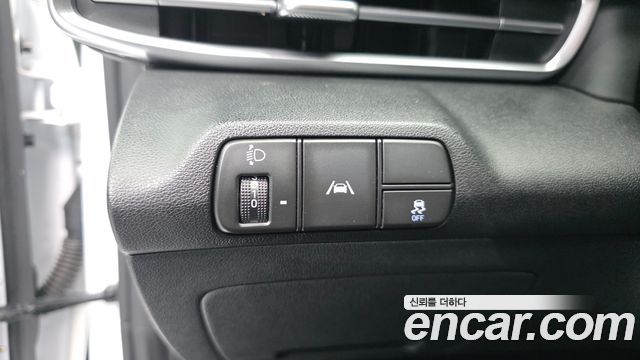 Hyundai AVANTE 2021 — photo 13