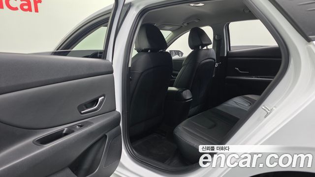 Hyundai AVANTE 2021 — photo 18