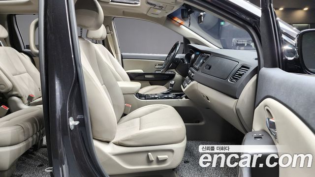 Kia Canival 2019 — photo 10