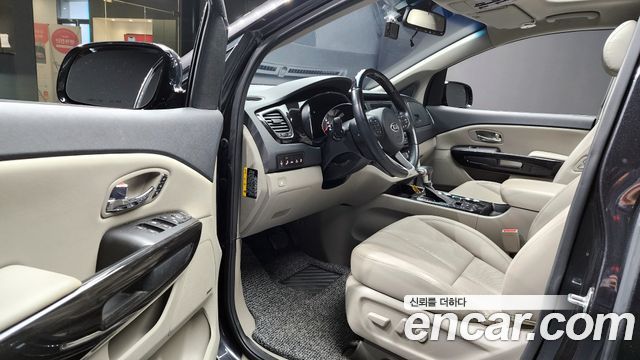 Kia Canival 2019 — photo 11
