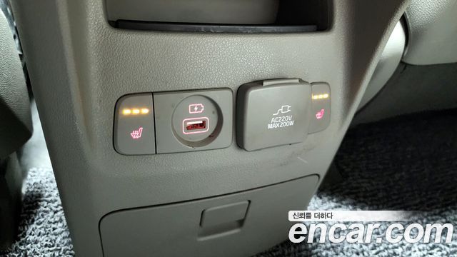 Kia Canival 2019 — photo 16