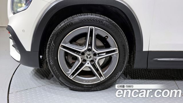 Mercedes-Benz GLB-Class 2021 — photo 5
