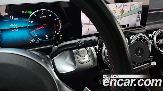 Mercedes-Benz GLB-Class 2021 — photo 9