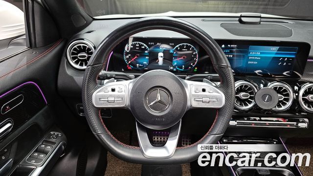 Mercedes-Benz GLB-Class 2021 — photo 13