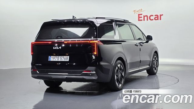 Kia Canival 2024 — photo 2