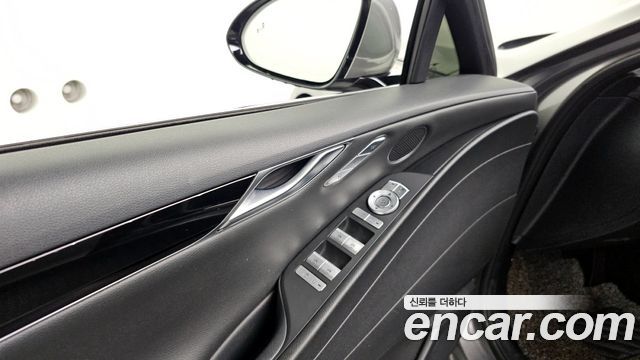Genesis G80 2021 — photo 30