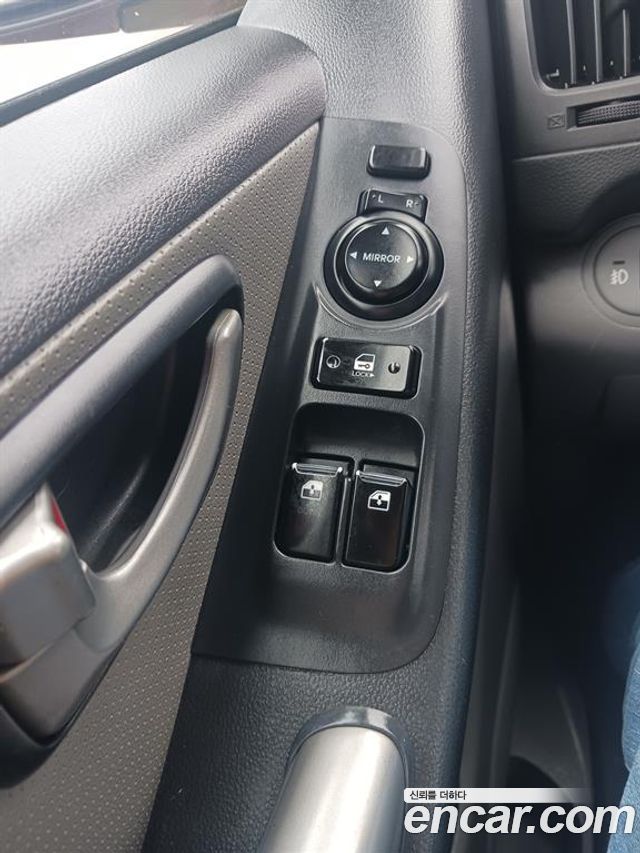 Hyundai Starex 2014 — photo 12