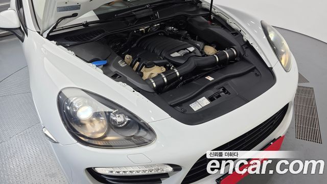 Porsche Cayenne 2013 — photo 6