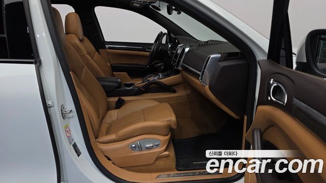 Porsche Cayenne 2013 — photo 11