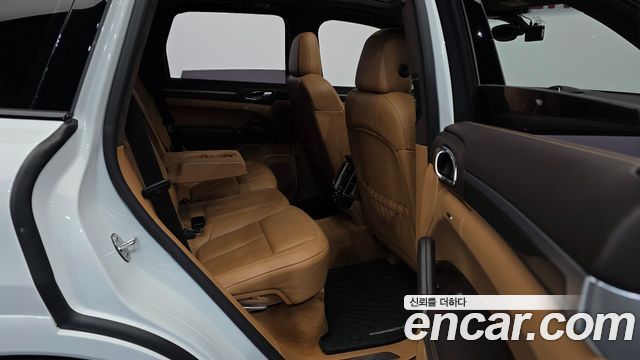Porsche Cayenne 2013 — photo 12