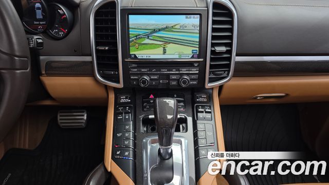 Porsche Cayenne 2013 — photo 15