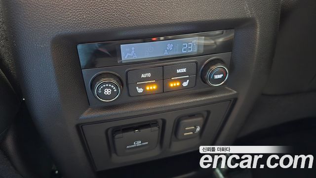 Chevrolet Korea Traverse 2021 — photo 18