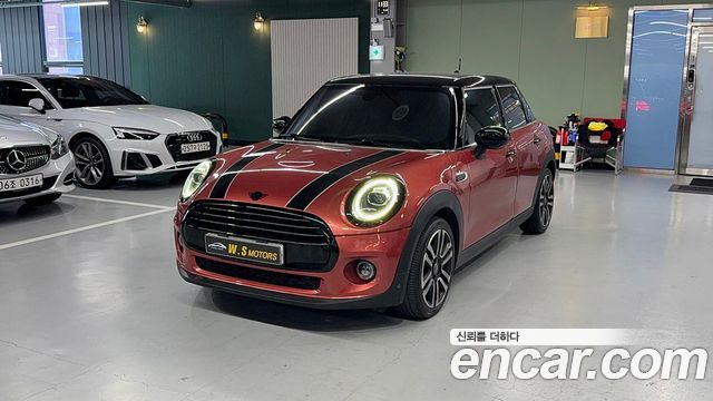 Mini Cooper 2020 — photo 1
