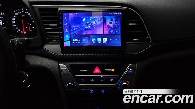Hyundai AVANTE 2016 — photo 15