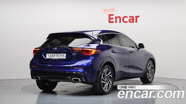 Infiniti Q30 2019 — photo 2