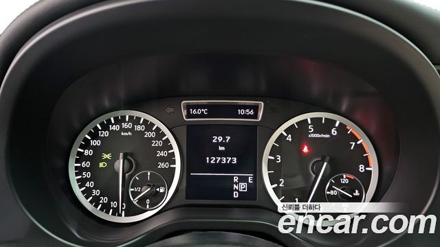 Infiniti Q30 2019 — photo 8