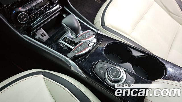 Infiniti Q30 2019 — photo 9