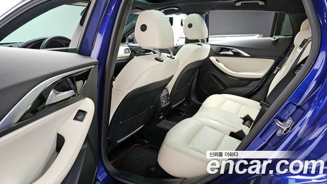 Infiniti Q30 2019 — photo 10