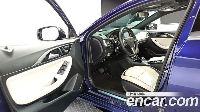 Infiniti Q30 2019 — photo 11