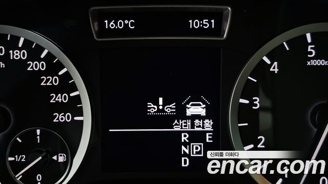 Infiniti Q30 2019 — photo 18