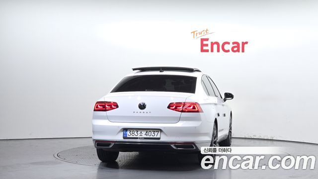 Volkswagen Passat 2021 — photo 4