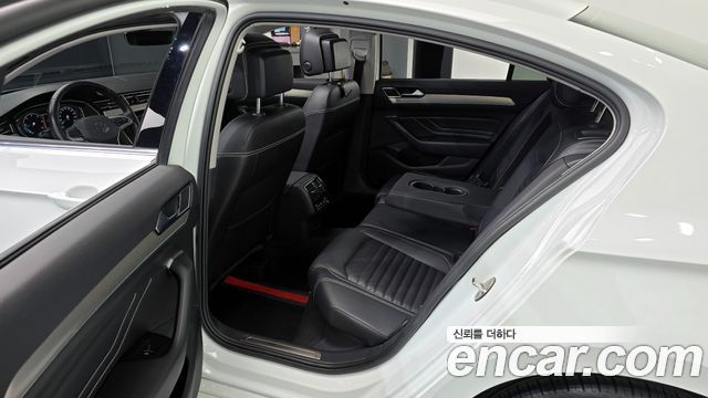 Volkswagen Passat 2021 — photo 11