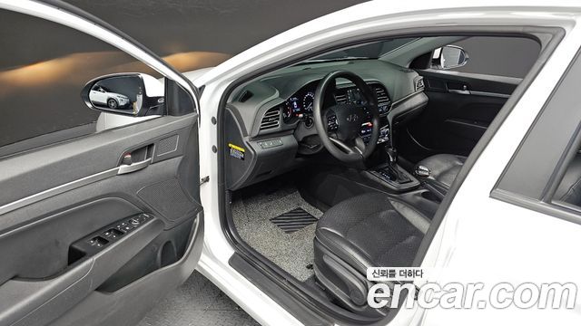 Hyundai AVANTE 2019 — photo 10