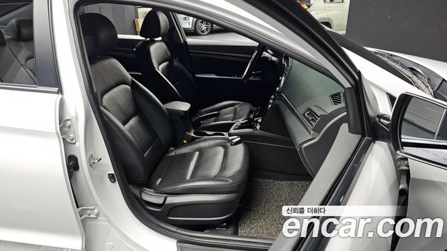 Hyundai AVANTE 2019 — photo 11