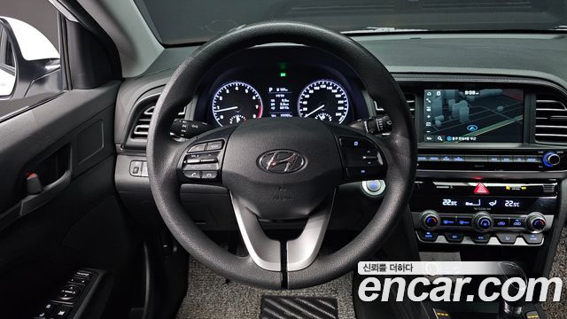 Hyundai AVANTE 2019 — photo 13