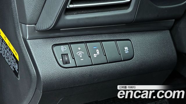 Hyundai AVANTE 2019 — photo 17