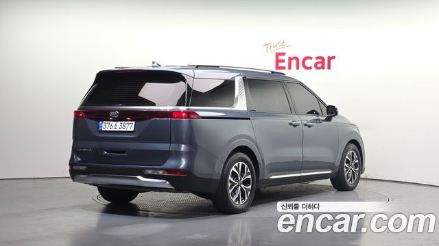 Kia Canival 2021 — photo 2