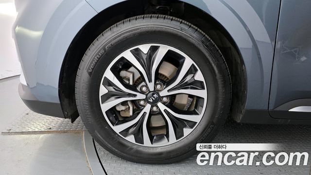 Kia Canival 2021 — photo 5