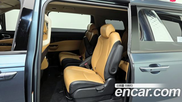 Kia Canival 2021 — photo 11